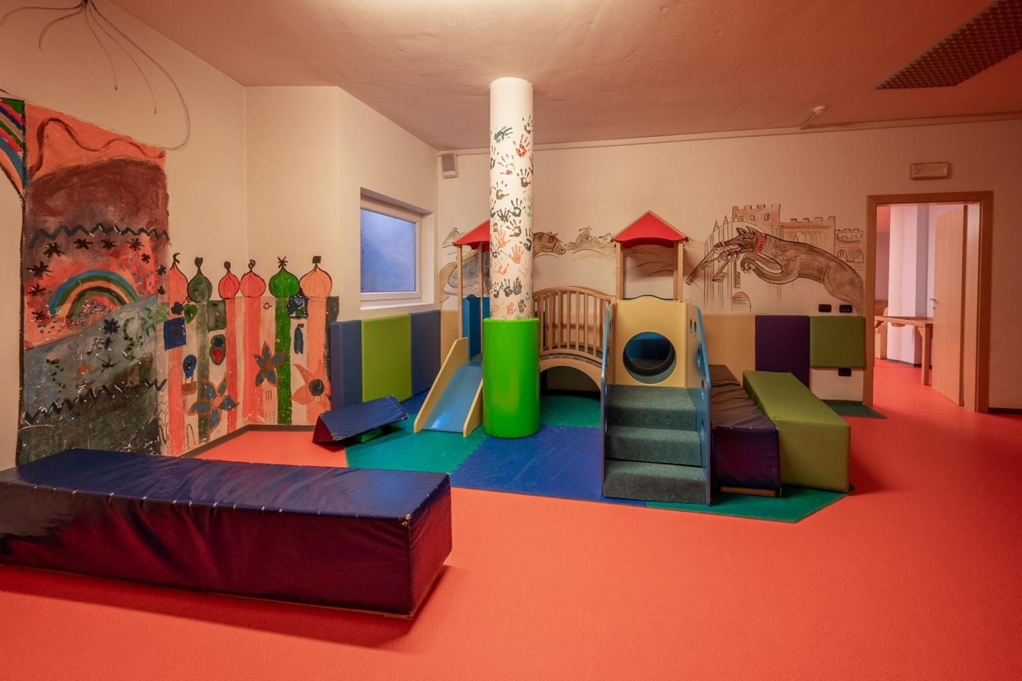 Hotel Alpin Colle Isarco Esterno foto