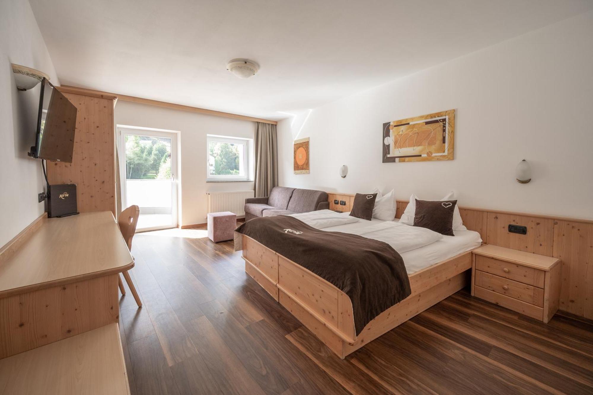 Hotel Alpin Colle Isarco Esterno foto