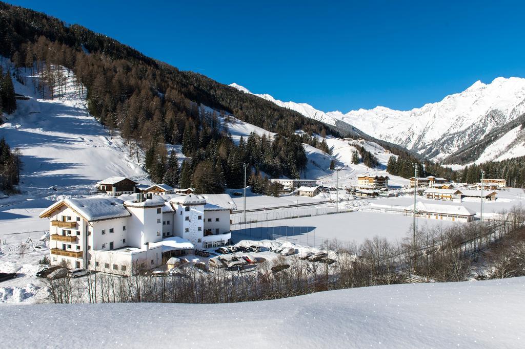 Hotel Alpin Colle Isarco Esterno foto
