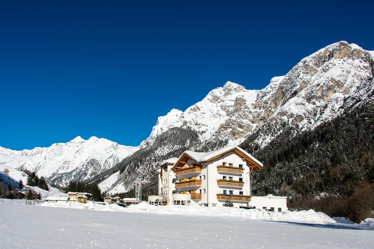 Hotel Alpin Colle Isarco Esterno foto